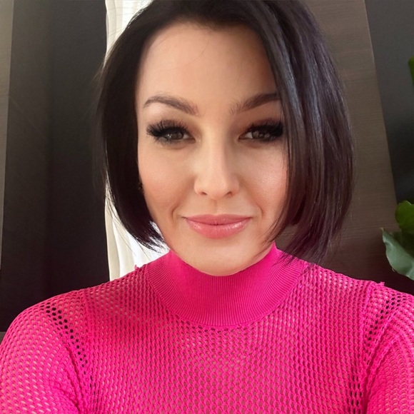 Shows!!!!! “Liked To Be Notified of My Live Show”. Give away. - Picture 3 of 16